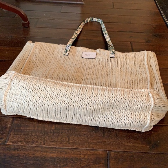 Victoria’s Secret Island Themed Large Tote Bag - Picture 4 of 7